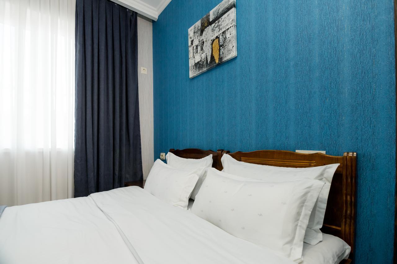 Big Family Guest House Tbilisi Bagian luar foto