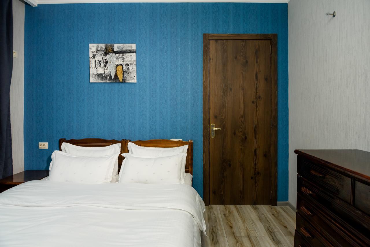 Big Family Guest House Tbilisi Bagian luar foto