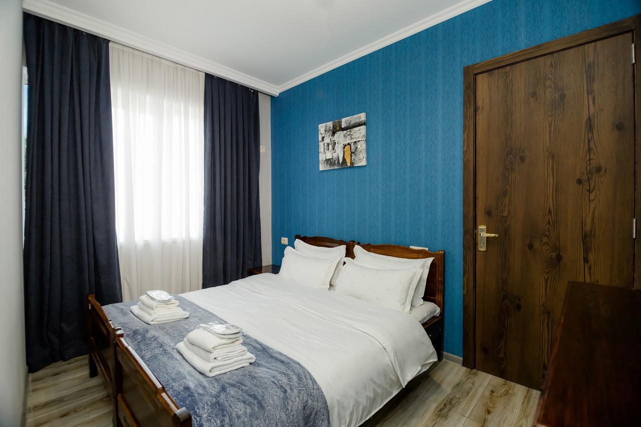 Big Family Guest House Tbilisi Bagian luar foto