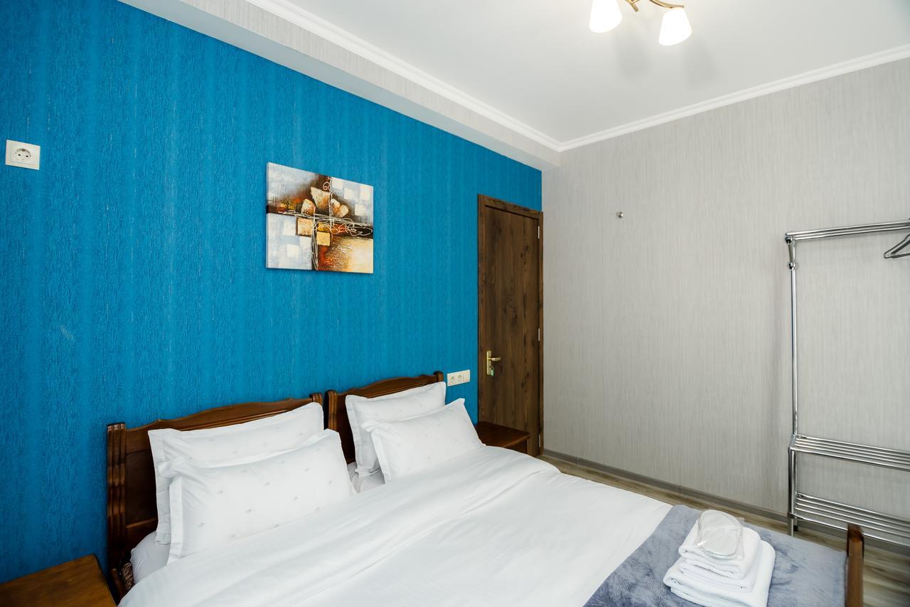 Big Family Guest House Tbilisi Bagian luar foto