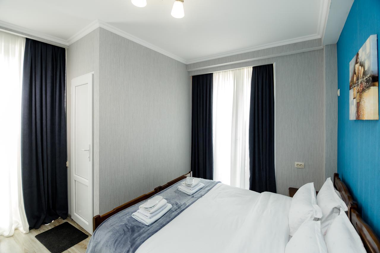 Big Family Guest House Tbilisi Bagian luar foto