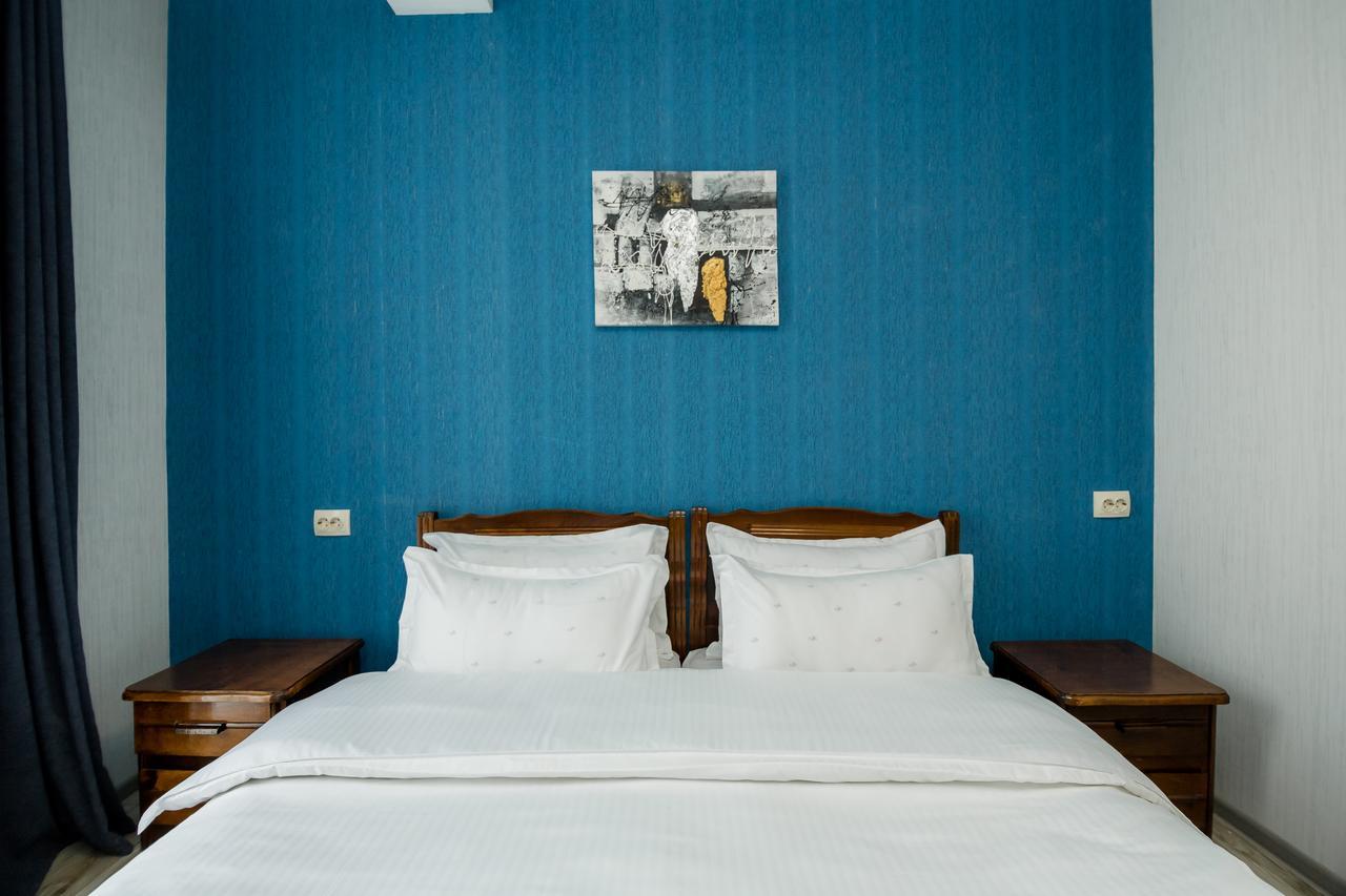 Big Family Guest House Tbilisi Bagian luar foto