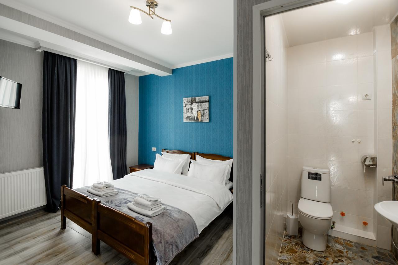 Big Family Guest House Tbilisi Bagian luar foto