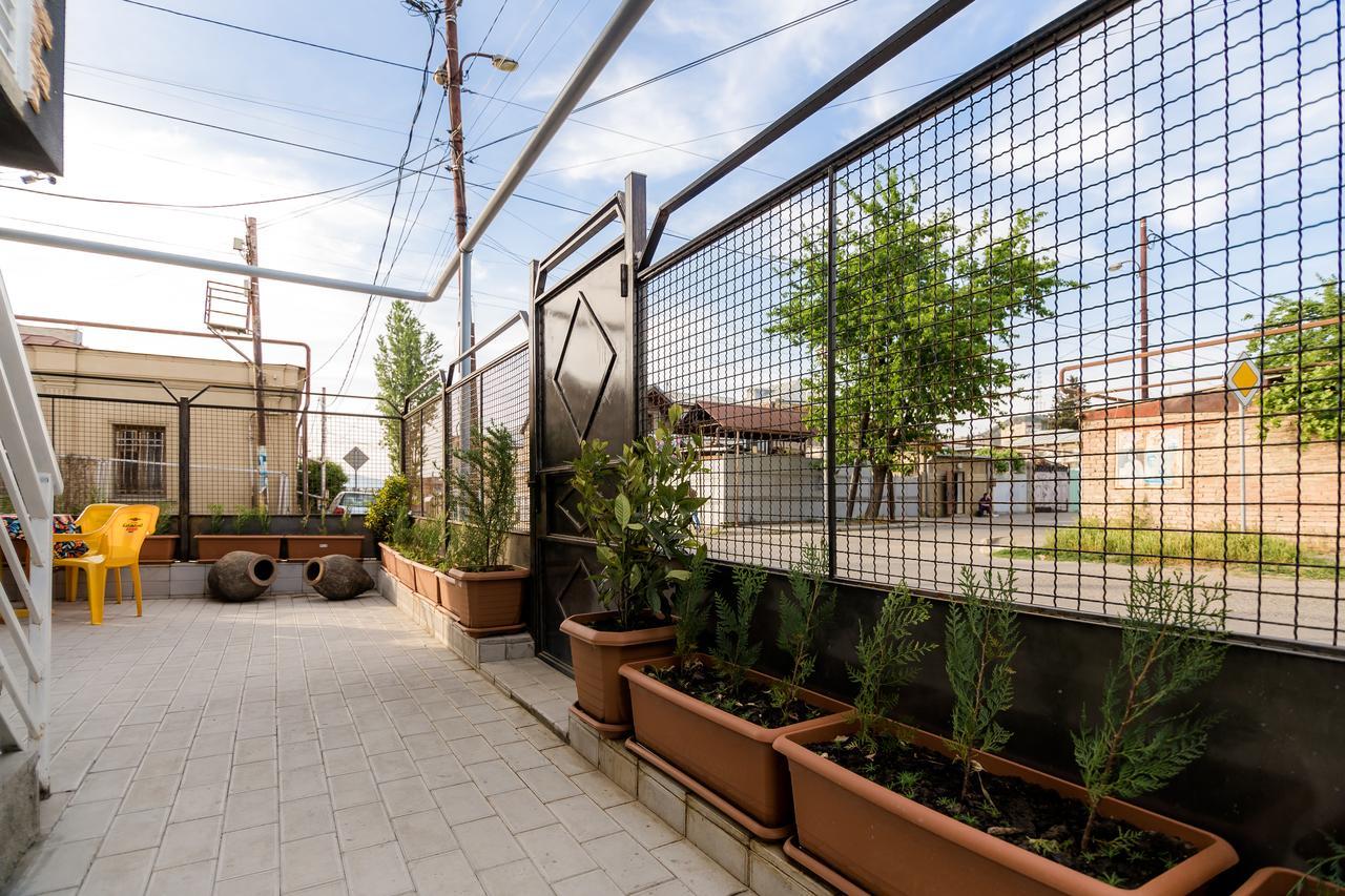 Big Family Guest House Tbilisi Bagian luar foto