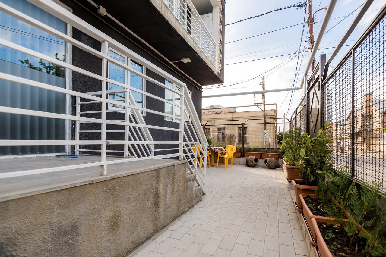 Big Family Guest House Tbilisi Bagian luar foto